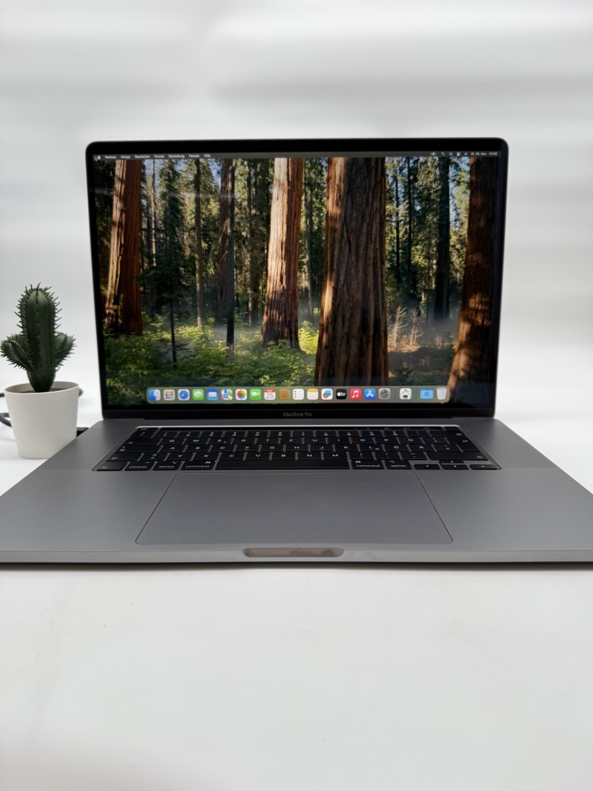 Apple MacBook Pro 16" 2019 | Intel i7 | 32GB | 512GB SSD | Radeon Pro 5300M#M121