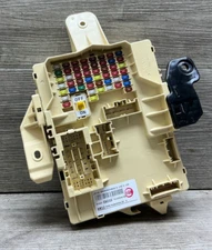 2016-2017 Hyundai Sonata  Cabin Fuse Box OEM 91950E6010