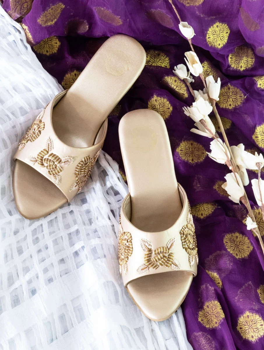 5 Types of footwear that can go with all your ethnic outfits | Fashionmate  | Latest Fashion Trends in India