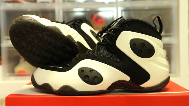 nike glow in the dark 2018