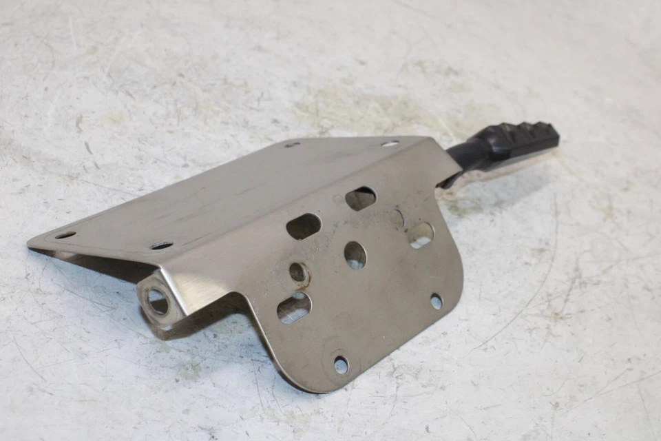 Yamaha YZF R6 2004 OEM guardabarros eliminador soporte de matrícula Foto 3 de 4