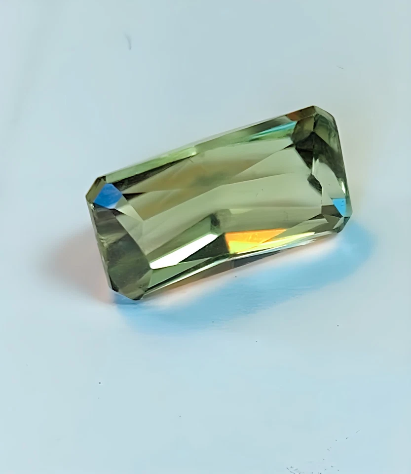 PIEDRA PRECIOSA DIÁSPORA ORIGINAL CAMBIO DE COLOR, 100% NATURAL, SIN TRATAR 2,85 CRTS PAVO Foto 4 de 4