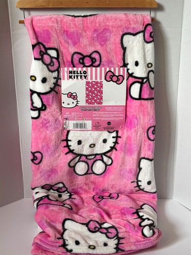 Hello Kitty I Love Pink Blanket Silk Touch Throw 50inx70in - Bild 1 von 2