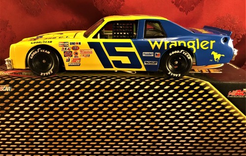 DALE EARNHARDT #15 Wrangler Jeans 1979 RCCA 1/24 Elite Car 1/64 HO Car Dcast SET - Picture 2 of 12