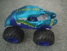 Crushstation Hot Wheels Monster Jam Truck Chroma Frost 1/4 Re-crushable Car rare