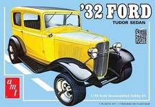 AMT 1932 Ford Tudor Sedan Street Rods Series 1/25 Scale Model Kit New Toy 
