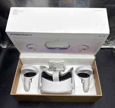 USED META Oculus Quest 2 VR Headset With Controllers in Original Box -White
