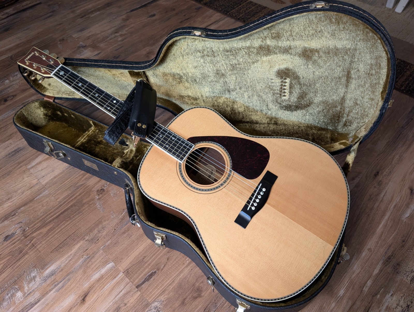 Yamaha L-15 Luxury Series Acoustic Dreadnought Guitar Japan 1980 Natural W / OHSC