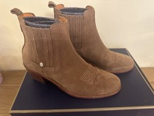 BNIB Fairfax & Favor