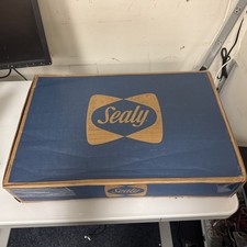 Almohada limpia de espuma viscoelástica Sealy 24x16x5,75 con funda