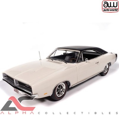 AUTOWORLD AMM1352 1:18 1969 DODGE CHARGER R/T (W1 WHITE) 440