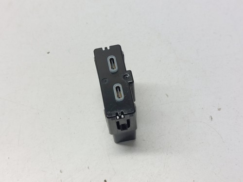 TOMAS DE CORRIENTE DOBLES SEAT ATECA 2023 3G5035954A - Imagen 4 de 13