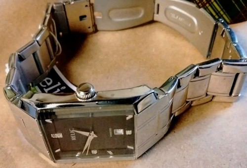 Relic Diamond ZR77144- 5 Diamond On Black Bezel - Picture 3 of 6