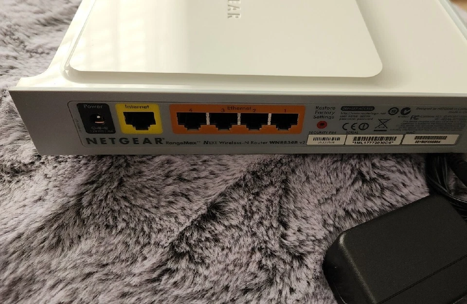 Netgear RangeMax WNR834B 270 Mbps 4-Port 10/100 Wireless N Router. FAST SHIPPING - Image 2 of 3