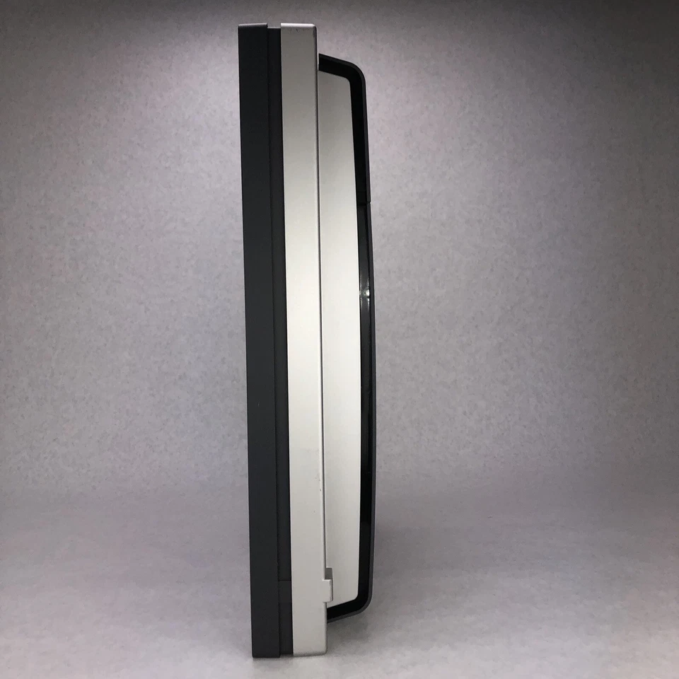 Barco MDCG-3120 20" Grayscale Diagnostic Display K9301362B No Stand No AC Pwr - Image 3 of 4