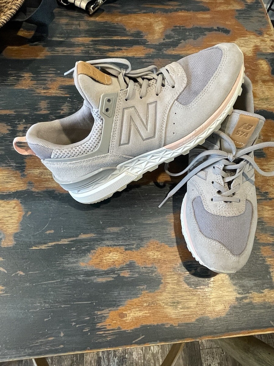 New Balance 574 Gray w/ Peach Pink Accent Womens Size WS574PMC