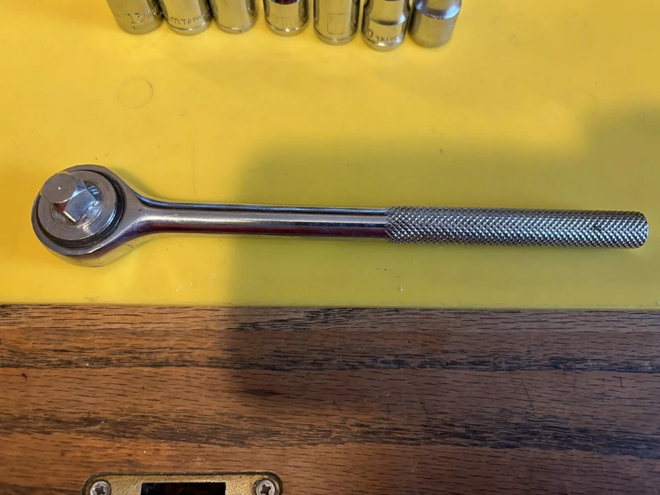 15 BRANDNAME/TAIWAN 3/8”DRIVE SOCKETS 9MM-18mm+RATCHET MADE USA/TAIWAN L38 - Image 4 of 4