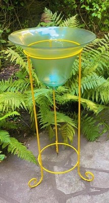 Großes Gartenlicht auf Metallstativ, Kerzenbecken, Glas