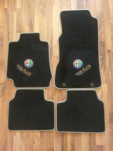 velours floor mats for Alfa Romeo Giulia from 2016 black grey - 第 1/1 張圖片