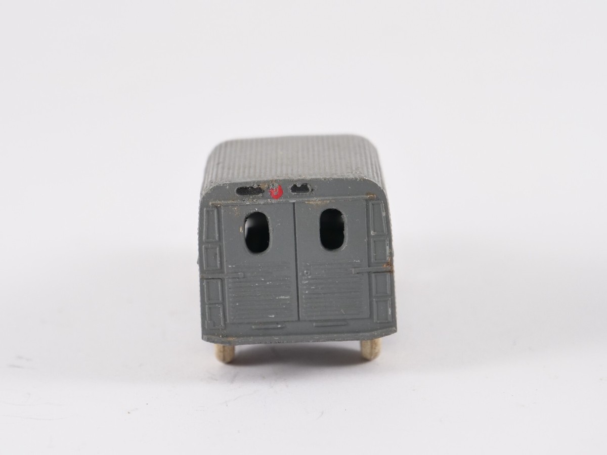 JRD JOUET ANCIEN. JRD Ref : 111, Citroën 2 CV fourgonnette BE EUR 15,00 JRD JOUET ANCIEN. JRD Ref : 111, Citroën 2 CV fourgonnette BE EUR 15,00