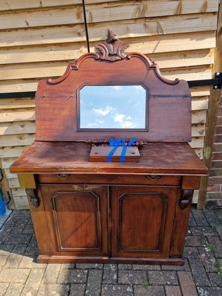 Antique Victorian Wooden Chiffonier / Chiffonnier / Sideboard / Dresser