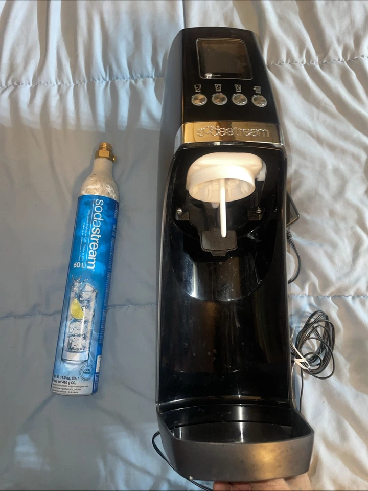 Máquina Soda Stream RVLTN001 con bote de CO2 SIN BOTELLA FUNCIONA MUY BIEN Foto 2 de 4