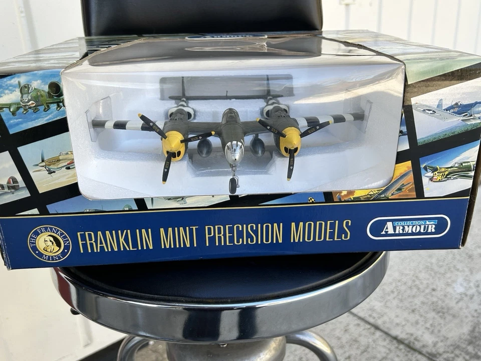 Franklin Mint 1/48 P38 Lightning USAA NIB - Image 4 of 4