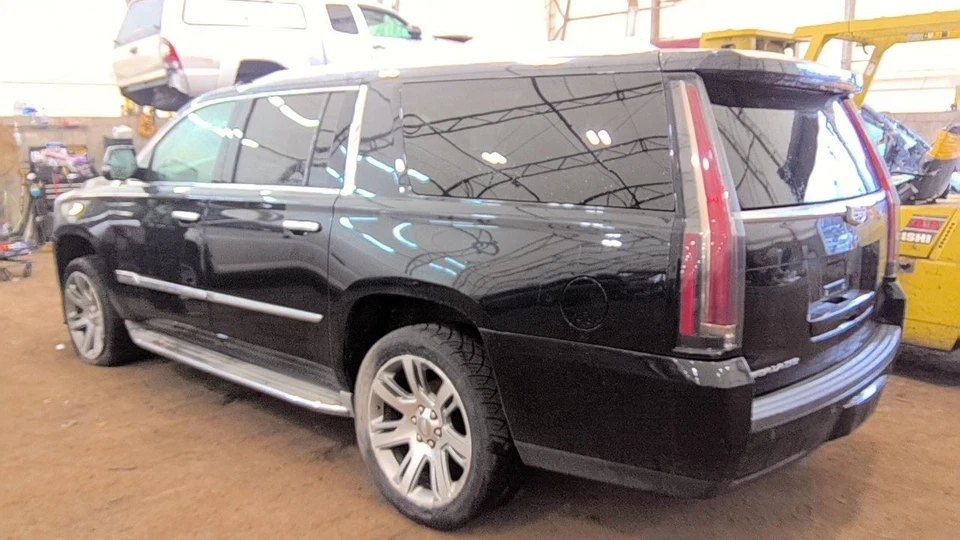 (LOCAL PICKUP ONLY) Driver Left Rear Side Door Fits 15-20 ESCALADE ESV 6862224 Foto 2 de 4