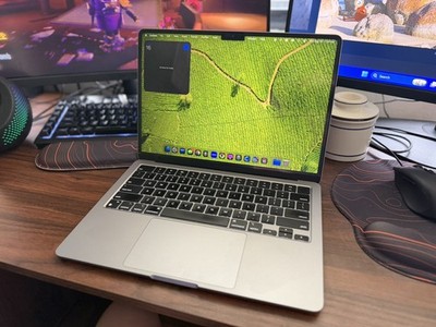 2022 Apple MacBook Air 13.6'' M2 8C GPU 3.5GHz 8GB RAM 256GB SSD MLY33LL/A