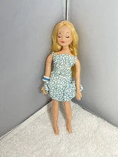 Vintage Deluxe Reading Doll 6.5" Tall 1965