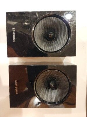 Samsung Surround Sound Speakers Left and Right Pair PS-ES3-1