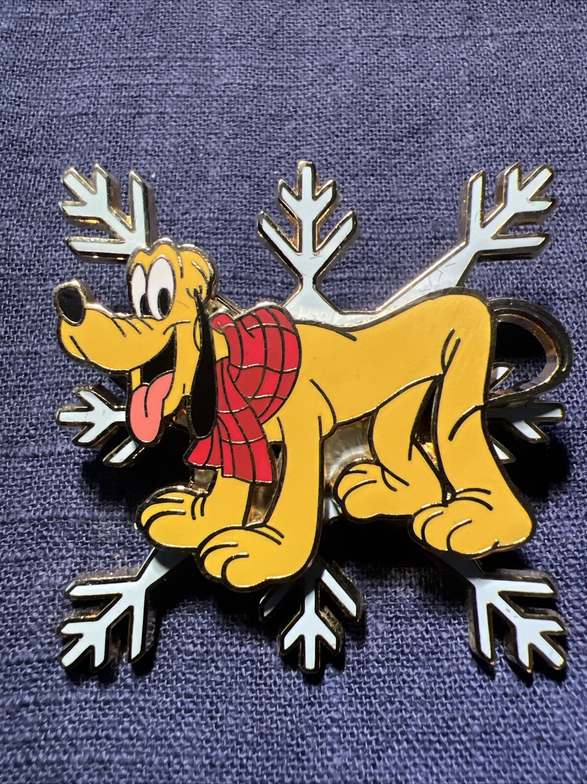 Disney Pin 35562 DLR Vintage Winter Collection Pluto Dog Scarf Large Snowflake 