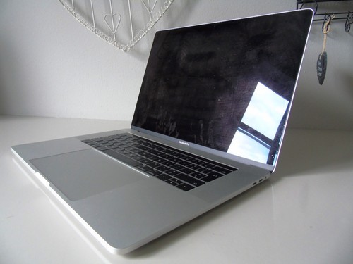 DEFECT APPLE MACBOOK PRO RETINA 15-INCH CORE-I7 TOUCH MID-2017 A1707 DEFECT - Afbeelding 3 van 10