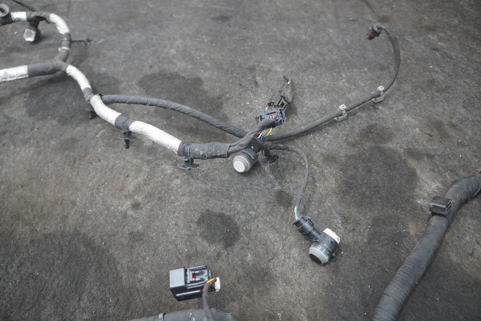 Rear Bumper Park Assist Wire Harness 6 Sensor OEM Aston Martin Vantage 2019