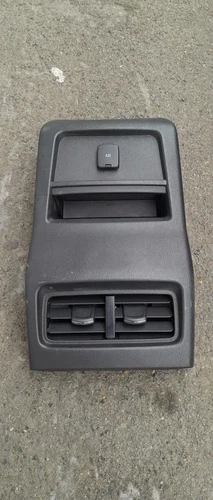 2018 Ford Edge rear center console air vent cover trim assembly OEM