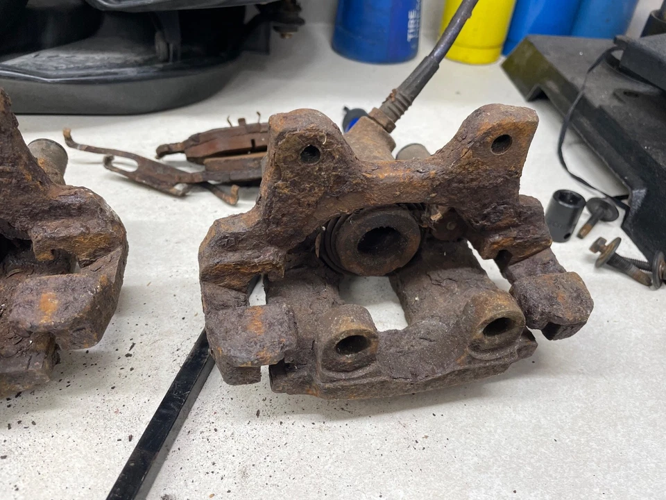 Pinzas de freno delanteras y traseras BMW M3 1995-1999 Foto 4 de 4