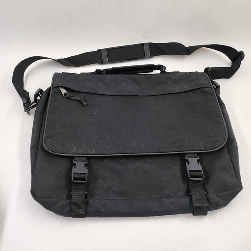 Vintage Trager Seattle Crossbody Messenger Laptop Bag Made in USA Nylon Black