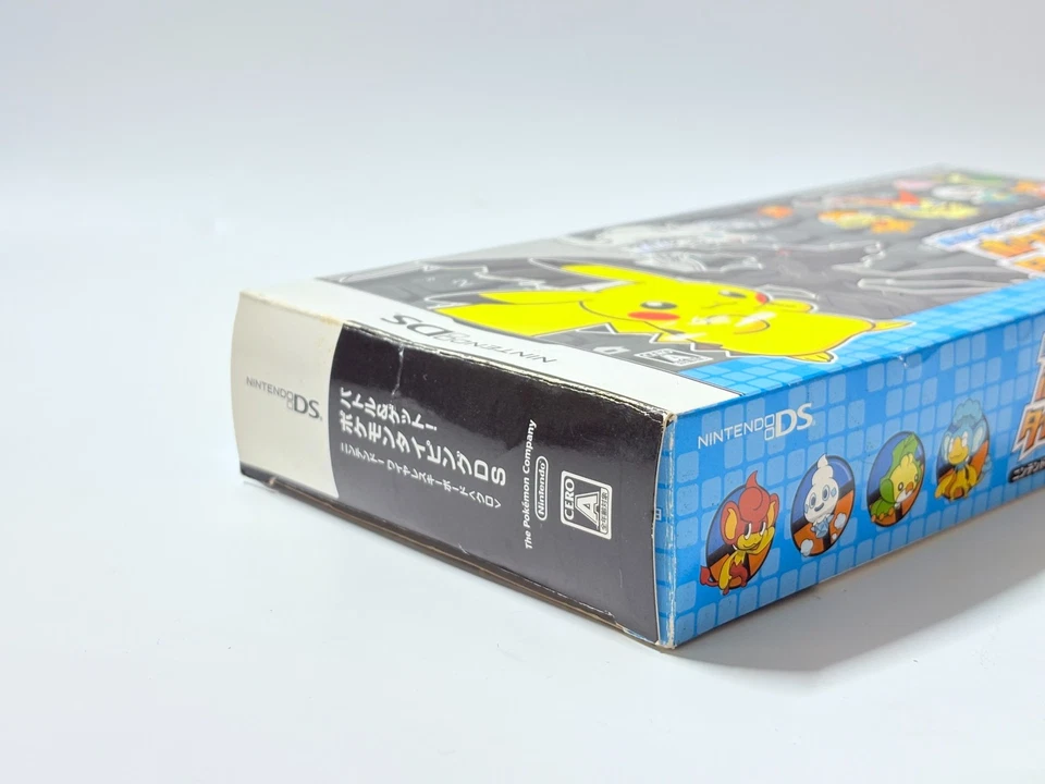 Battle & Get! Pokemon Typing DS + Clavier Bluetooth Noir - Édition Reshiram JP - Image 4 of 4