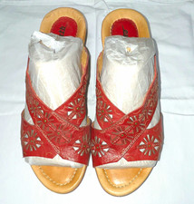 Earth Women’s size 10M Red Leather Laser Cut Slip-On Slide Wedge Sandals Casual