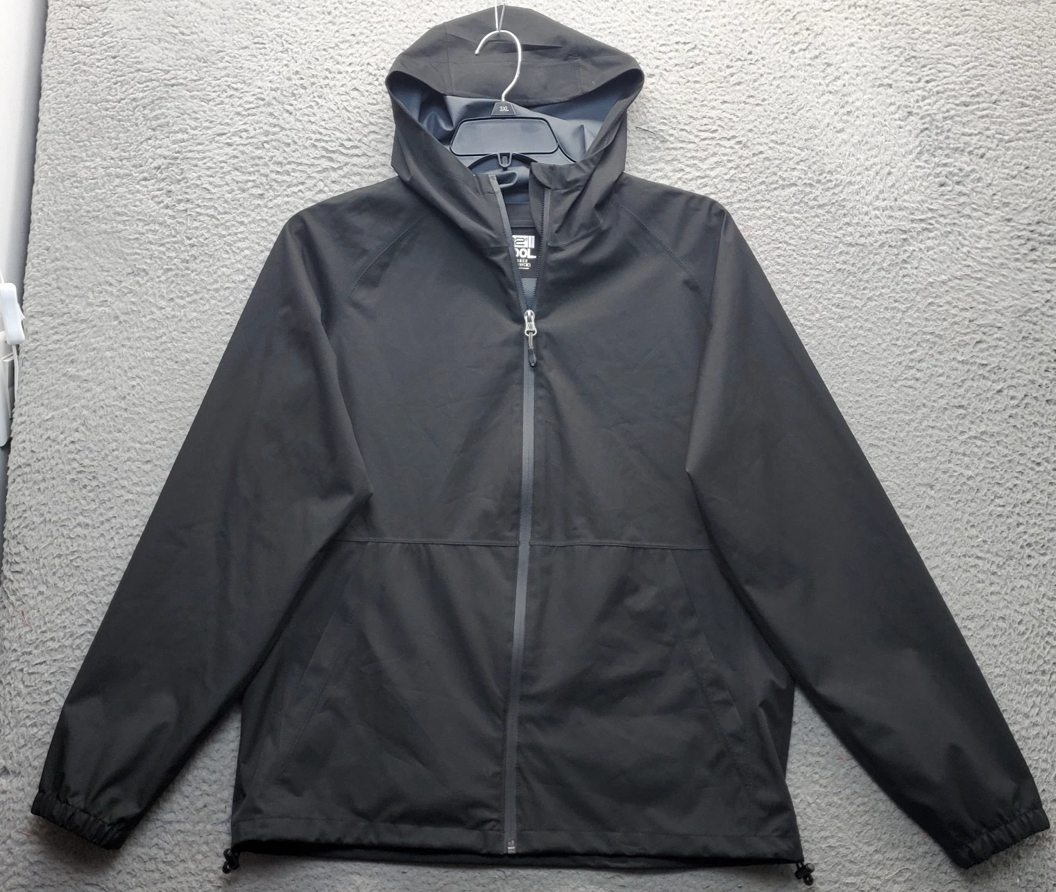 32 Degrees Cool Packable Waterproof Jacket Unisex M-S/W-M Black Drawcord Hem
Opens in a new window o