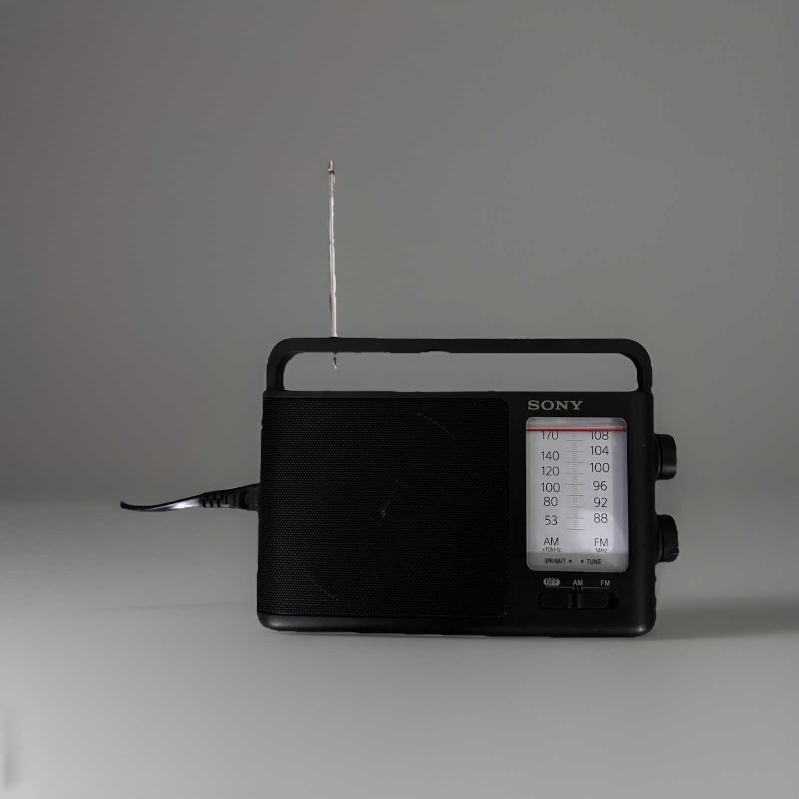 Vintage Sony AM/FM Portable Radio – Working Great, Classic Design, Clean Sound