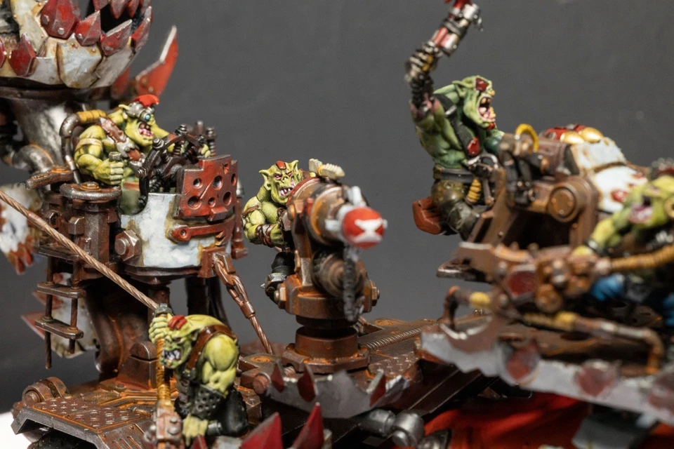 WARHAMMER40K Ork Kill Rig orcos pintados Foto 3 de 4