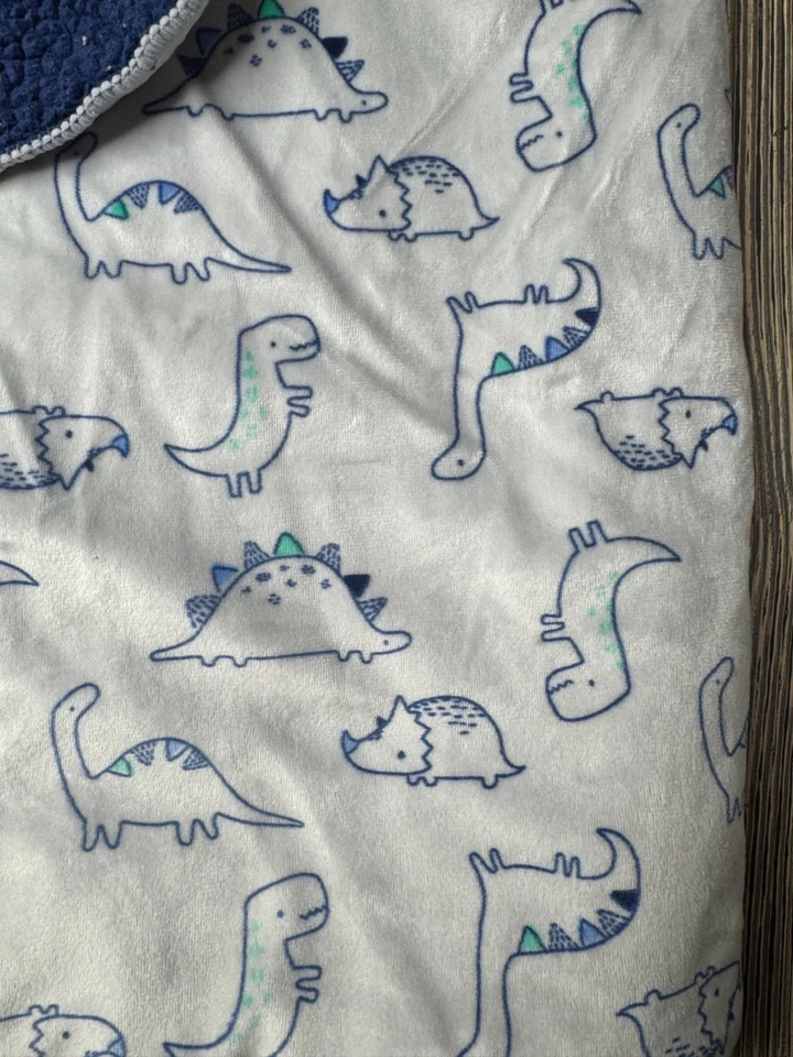 Manta bebé dinosaurio recién nacido suave polar y sherpa azul/gris 30" x 40" Foto 3 de 4