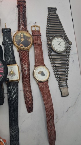 19 Vintage & Fashion Watches Lot Mixed Styles Quartz Untested - Afbeelding 5 van 6