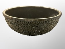 Vtg Vietnamese Woven Bamboo Rattan basket Large round Black 10.50&rdquo; Diam 4&rdquo; Tall