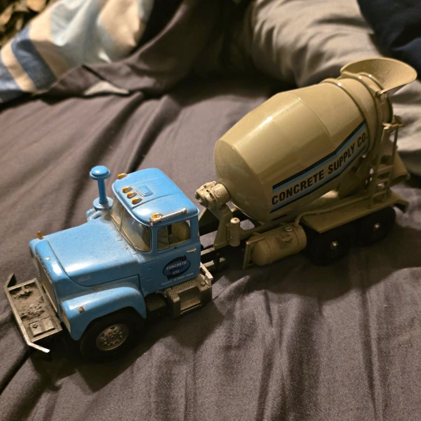 Sando Mixer Car 1/100スケール Sando Mixer Car 1/100 スケール Blue Diecast Cement Mixers for sale