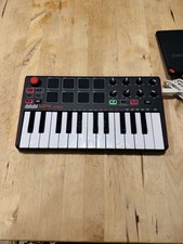 Akai Professional MPK Mini USB MIDI Keyboard Controller - 25 Keys / 8 Pads