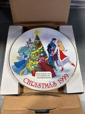1999 Disney Christmas Plate In Box Charmed Ch...