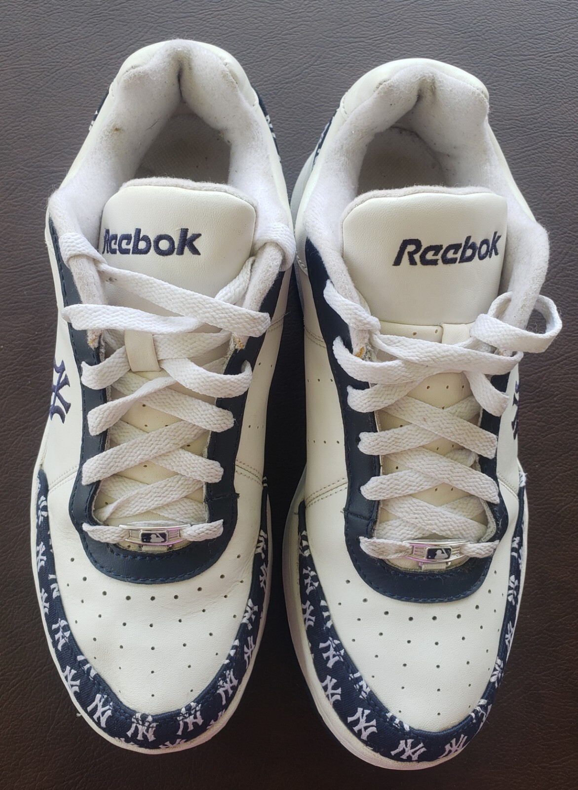 reebok yankees sneakers