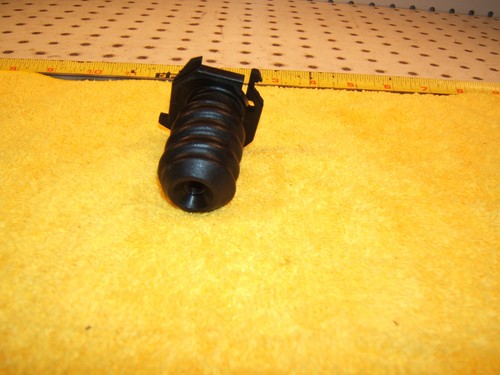 Mercedes W140,W208,W210 in rear trunk Plastic spare tire cover screw on 1 Post - Picture 10 of 12